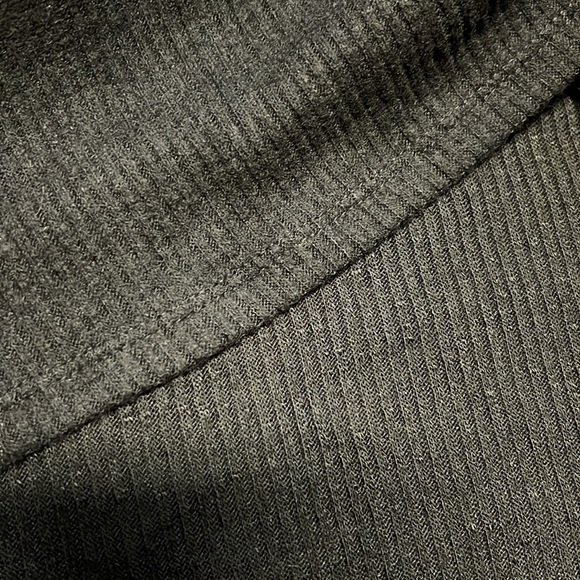 American Eagle Hooded Cropped Pullover - Picture 3 of 3